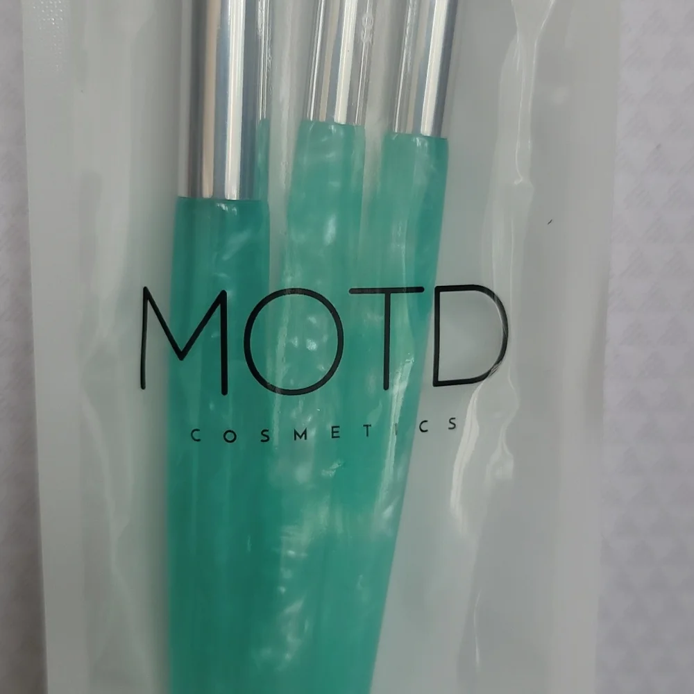 MOTD COSMETICS Seas the Day Makeup Brush Set